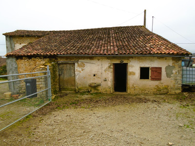 French property for sale in Chatain, Vienne - €178,200 - photo 9