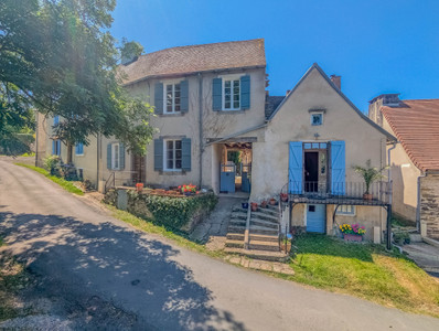 Maison à vendre à Jumilhac-le-Grand, Dordogne, Aquitaine, avec Leggett Immobilier