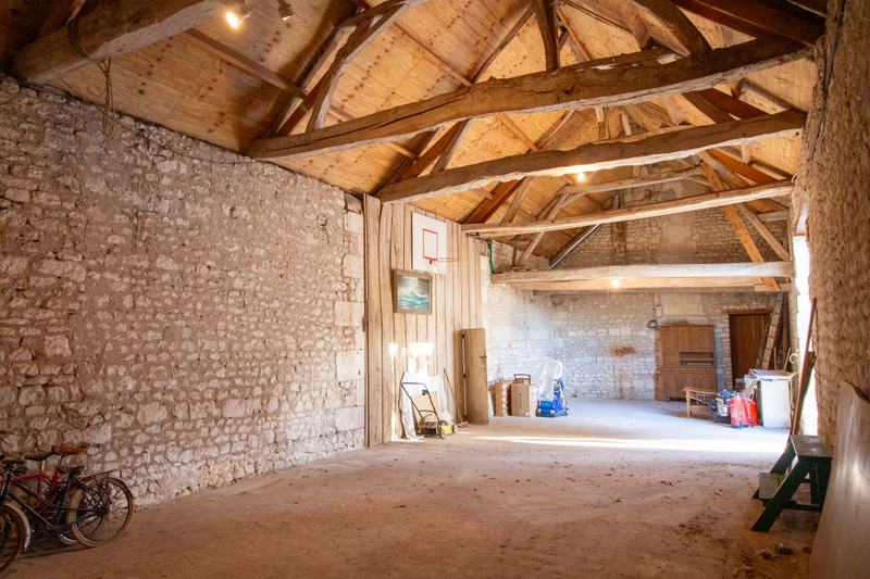 French property for sale in Maillé, Indre-et-Loire - €445,200 - photo 7