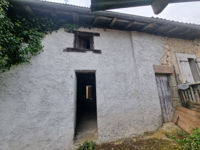 French property for sale in Chabanais, Charente - €61,000 - photo 6