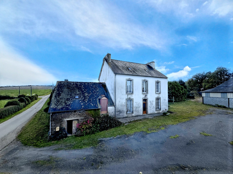 French property for sale in Pleyben, Finistère - €499,999 - photo 1