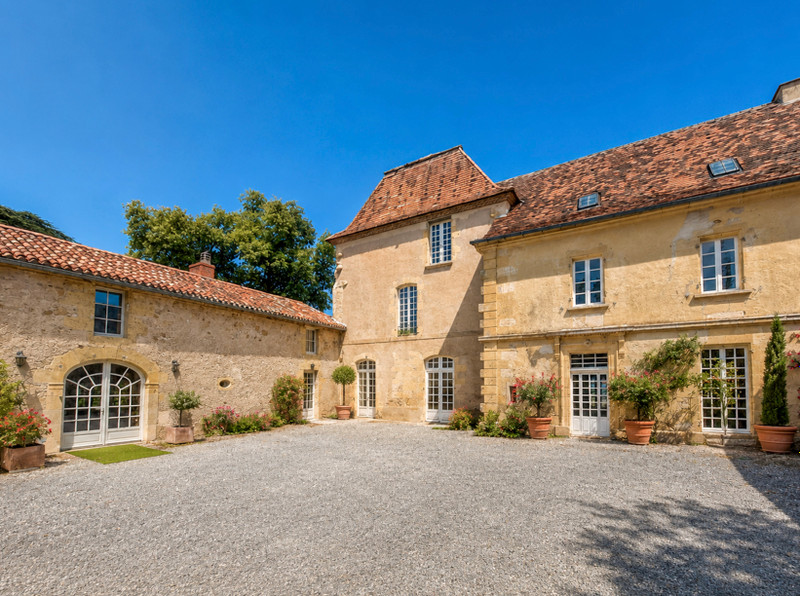 Propriété à vendre à Saint-Germain-et-Mons, Dordogne - 1 330 000 €