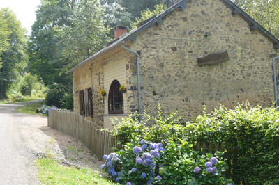Maison à vendre à Fâchin, Nièvre, Bourgogne, avec Leggett Immobilier