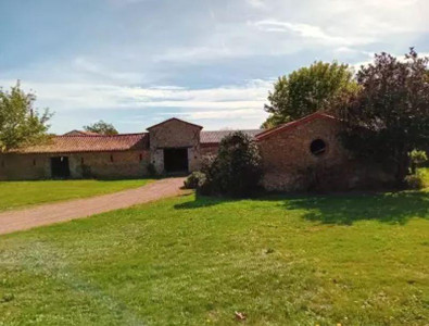 French property for sale in Mauléon, Deux-Sèvres - €445,050 - photo 4