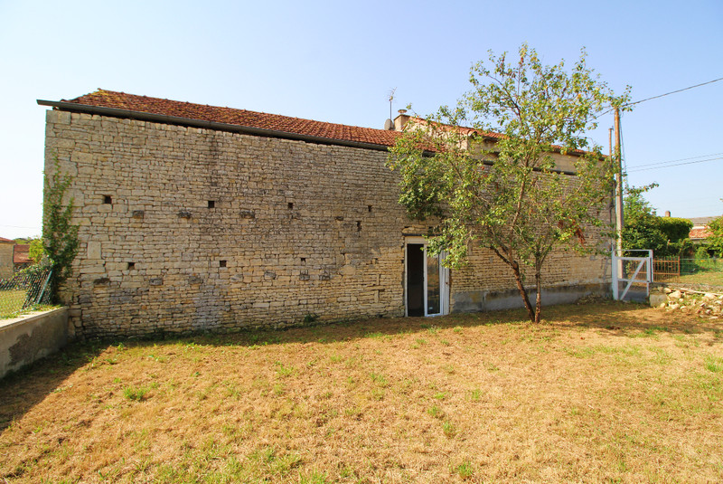 French property for sale in Couture-d'Argenson, Deux-Sèvres - €63,000 - photo 8