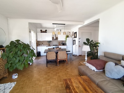 French property for sale in Toulon, Var - €226,000 - photo 9