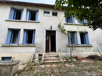 Maison à vendre à Saint-Laurent-des-Combes, Charente - 246.100 € - photo 2