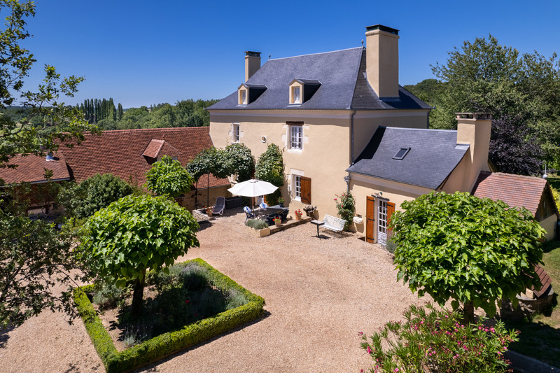 French property for sale in Salagnac, Dordogne - €695,000 - photo 2