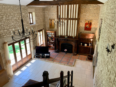 French property for sale in Bois, Charente-Maritime - €380,000 - photo 3