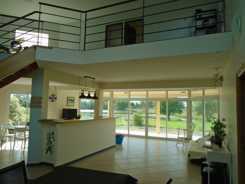 French property for sale in Availles-Limouzine, Vienne - €299,998 - photo 3
