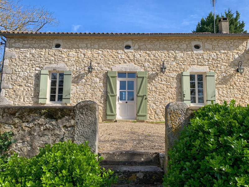 House for sale in Eymet Dordogne Beautifully restored south facing