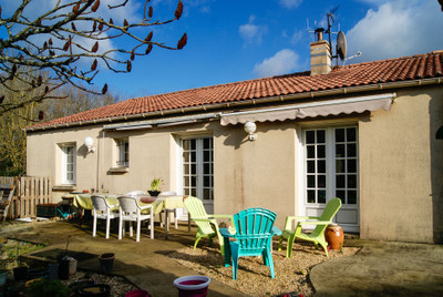 Maison à vendre à Breuil-Barret, Vendée, Pays de la Loire, avec Leggett Immobilier