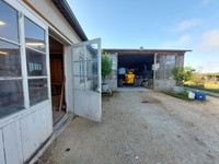 Grange à vendre à La Rochebeaucourt-et-Argentine, Dordogne - 159.000 € - photo 1