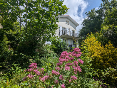 Maison à vendre à Soyaux, Charente, Poitou-Charentes, avec Leggett Immobilier