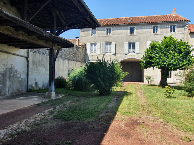 French property for sale in Sauzé-Vaussais, Deux-Sèvres - €199,999 - photo 2
