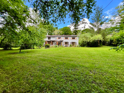 Maison à vendre à Jonzac, Charente-Maritime, Poitou-Charentes, avec Leggett Immobilier