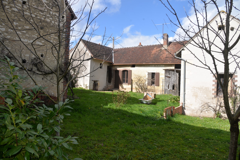 French property for sale in Joigny, Yonne - &#8364;99,000 - photo 9