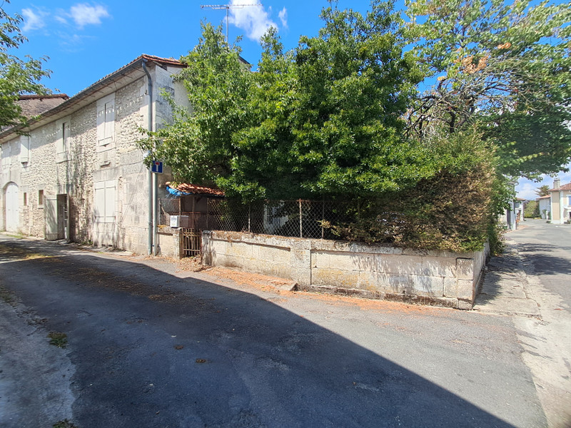 Propriété à vendre à Cherval, Dordogne - 399 000 €