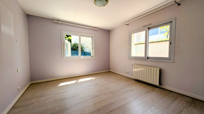 French property for sale in Pompignac, Gironde - €299,697 - photo 5