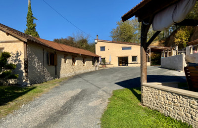 French property for sale in Montignac, Dordogne - €561,800 - photo 1