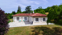 Maison à vendre à Chalais, Charente - 235.400 € - photo 2
