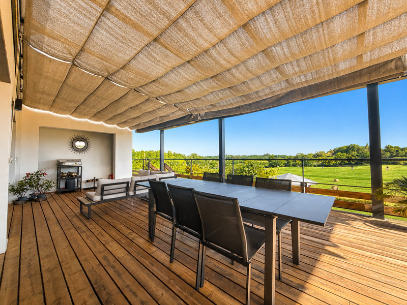 French property for sale in Saint-Genès-de-Lombaud, Gironde - €750,000 - photo 4