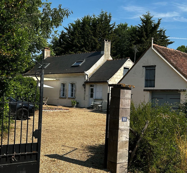 French property for sale in Noyant-Villages, Maine-et-Loire - €239,990 - photo 0