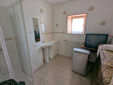 French property for sale in Sainte-Sévère-sur-Indre, Indre - €99,000 - photo 11
