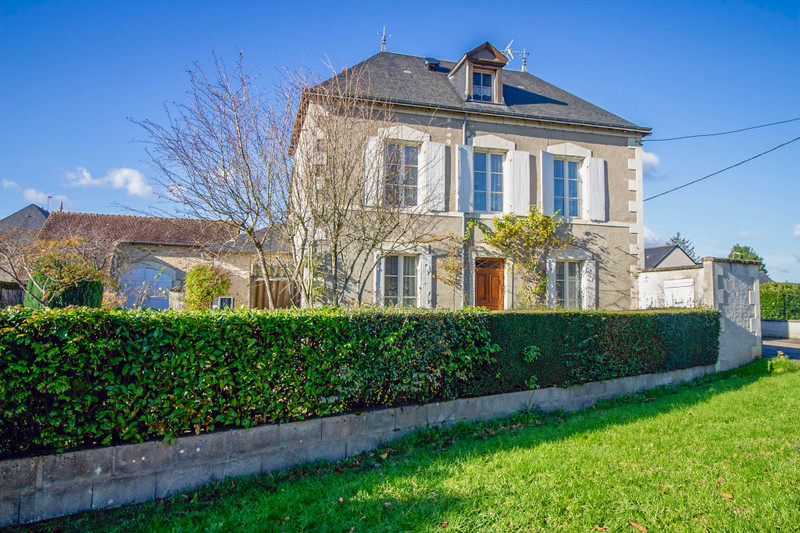 House for sale in Richelieu IndreetLoire Maison de maître with