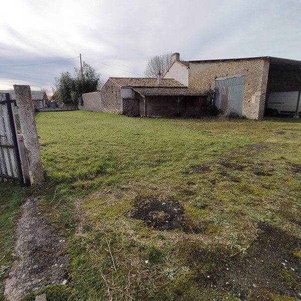 French property for sale in Vanzay, Deux-Sèvres - €106,700 - photo 13