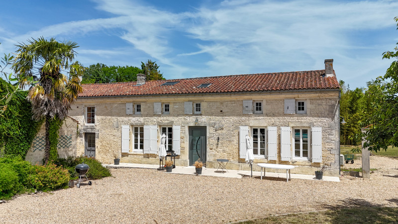 Propriété à vendre à Louzignac, Charente-Maritime - 369 600 €