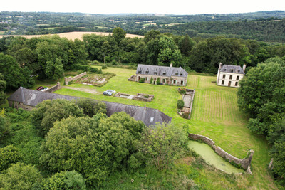 Maison à vendre à Plounévez-Moëdec, Côtes-d'Armor, Bretagne, avec Leggett Immobilier