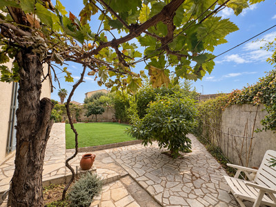 French property for sale in Béziers, Hérault - €362,000 - photo 2