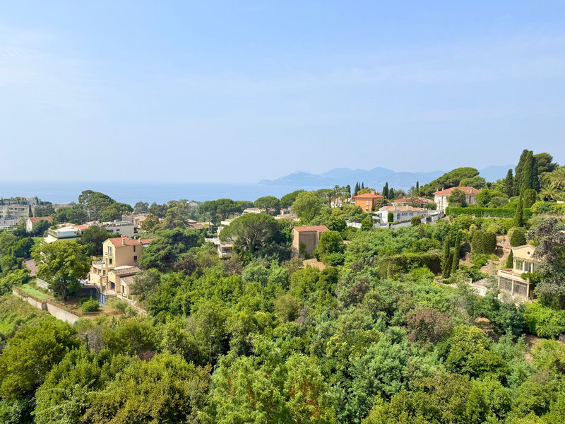 French property for sale in Cannes, Alpes-Maritimes - €695,000 - photo 8