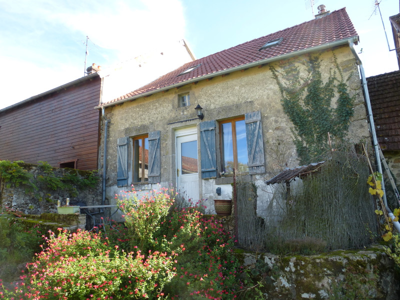 French property for sale in La Chapelle-Baloue, Creuse - &#8364;39,995 - photo 2