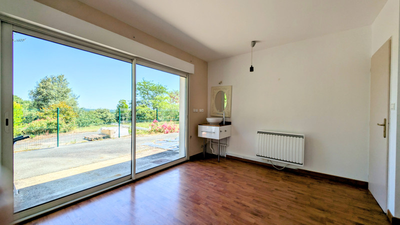 French property for sale in Pompignac, Gironde - €299,697 - photo 6