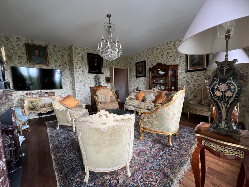 French property for sale in Saint-Savinien, Charente-Maritime - €299,600 - photo 2