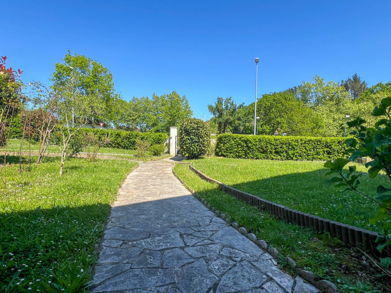 French property for sale in Saint-Pée-sur-Nivelle, Pyrénées-Atlantiques - €388,000 - photo 4