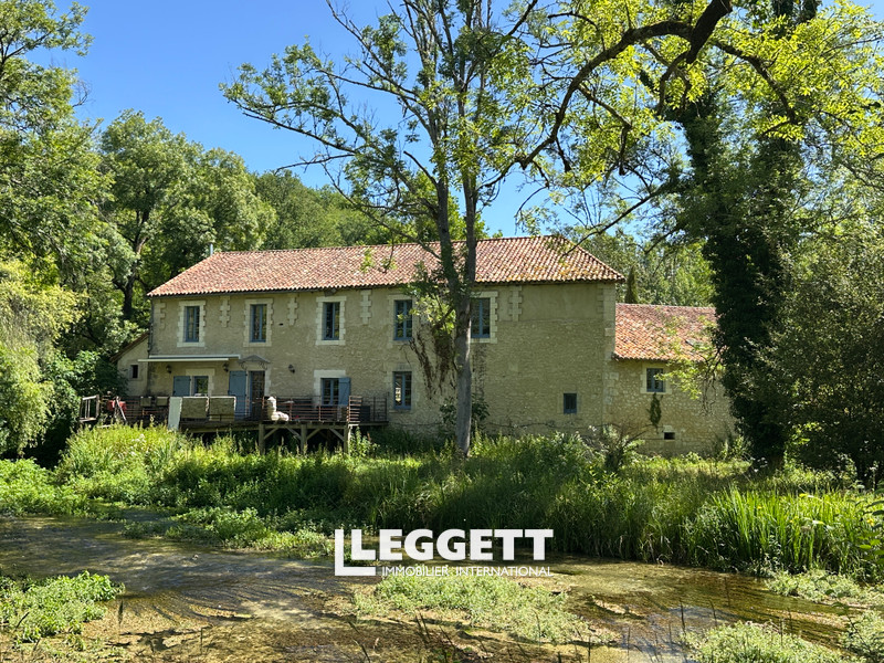 Maison 9 pièce(s), BOURDEILLES