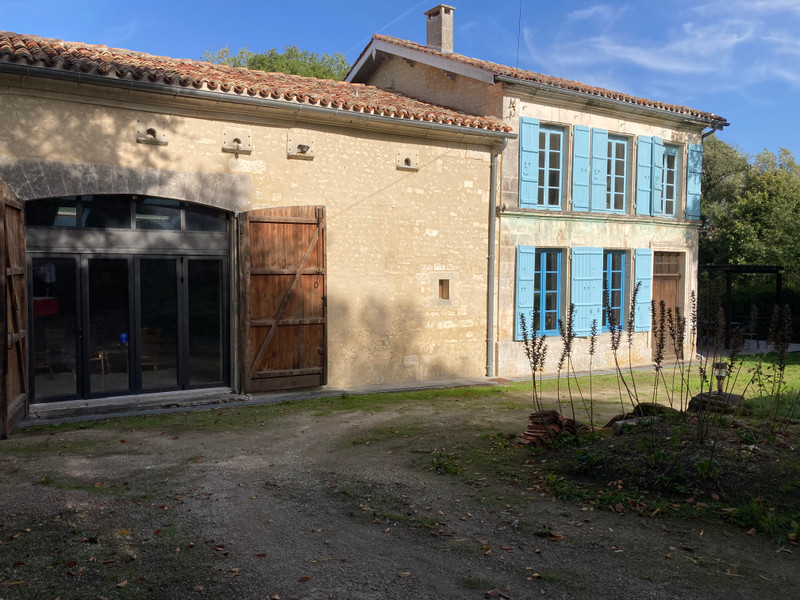 Maison à vendre en PoitouCharentes Charente BarbezieuxSaintHilaire