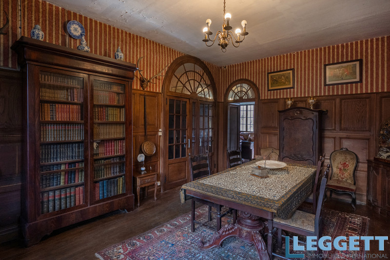 French property for sale in La Chapelle-sous-Uchon, Saône-et-Loire - €395,000 - photo 1
