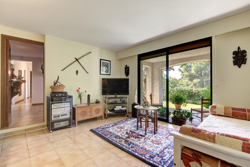French property for sale in Carros, Alpes-Maritimes - €799,000 - photo 10