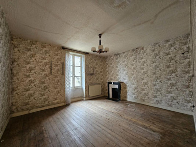 French property for sale in Saint-Caprais, Allier - €76,000 - photo 6