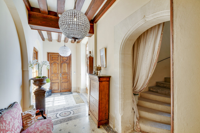 French property for sale in Le Pontet, Vaucluse - &#8364;1,490,000 - photo 2