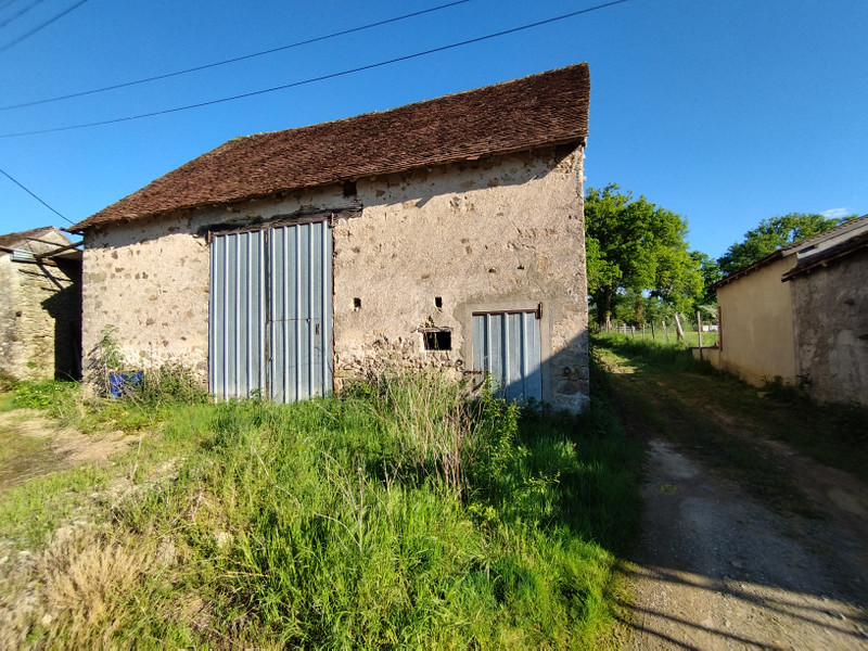 Grange à vendre à Lussac-les-Églises, Haute-Vienne - 23.000 € - photo 1