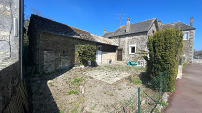 French property for sale in Saint-Julien-du-Terroux, Mayenne - €77,000 - photo 11