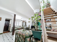 Propriété à vendre à Paris, Paris - 900 000 € - photo n°1