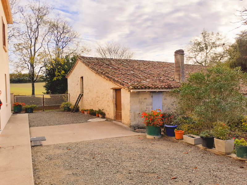 French property for sale in Gazaupouy, Gers - &#8364;367,000 - photo 2