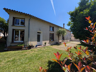 Propriété à vendre à Chevanceaux, Charente-Maritime - 249 000 € - photo n°1