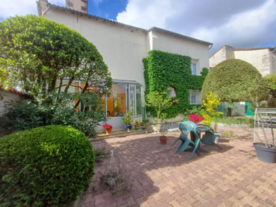 Maison à vendre à Aigre, Charente, Poitou-Charentes, avec Leggett Immobilier
